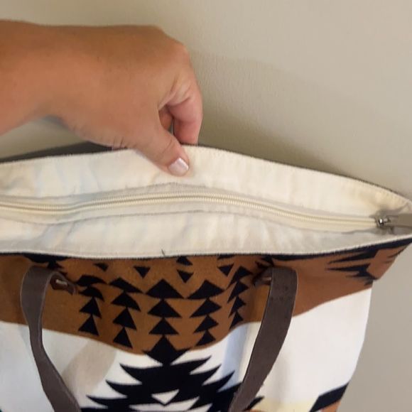 Aztec Tan & Cream Shoulder Bag - Picture 8 of 8